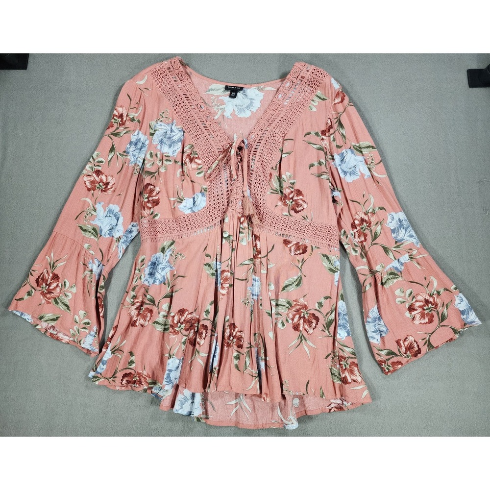Torrid Floral Bell Sleeve Peplum Crochet Trim Pink Lattice Front Size 00 Med/L